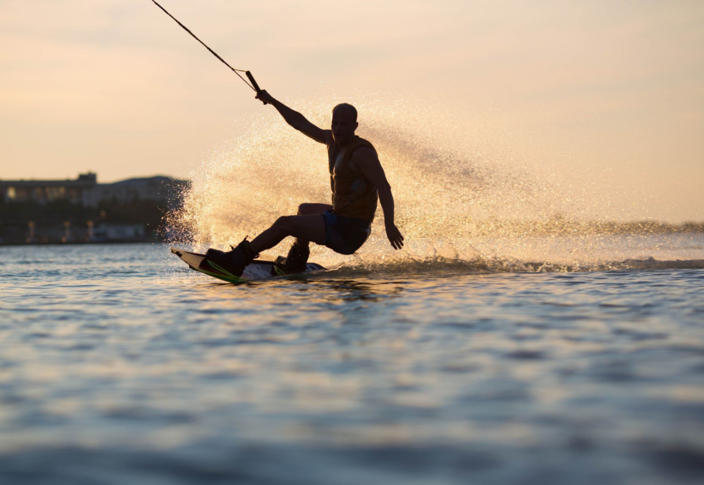 Wakeboard : poczuj adrenalinę na wodzie!