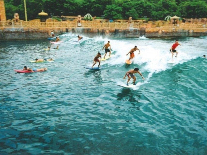 Surfing na sztucznej fali? Tak! Poznaj alternatywę dla fal oceanu.