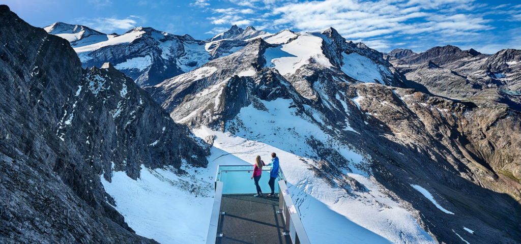 Snowboard w lato? Tak, to możliwe. W wysokich alpejskich szczytach zima się kończy. Poznaj najpopularniejsze całoroczne lodowce w Europie!