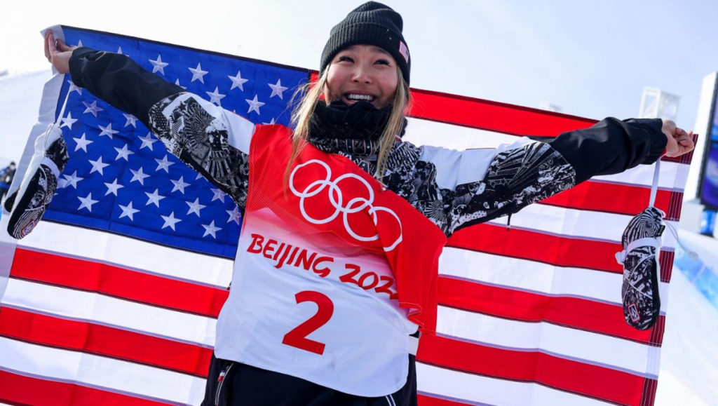 Chloe Kim wygrywa złoto na Olimpiadzie 2022. Finały Halfpipe kobiet w Pekinie. 